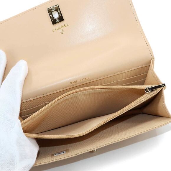 CHANEL Authentic Cream Lambskin Leather Wallet - Picture 8 of 10